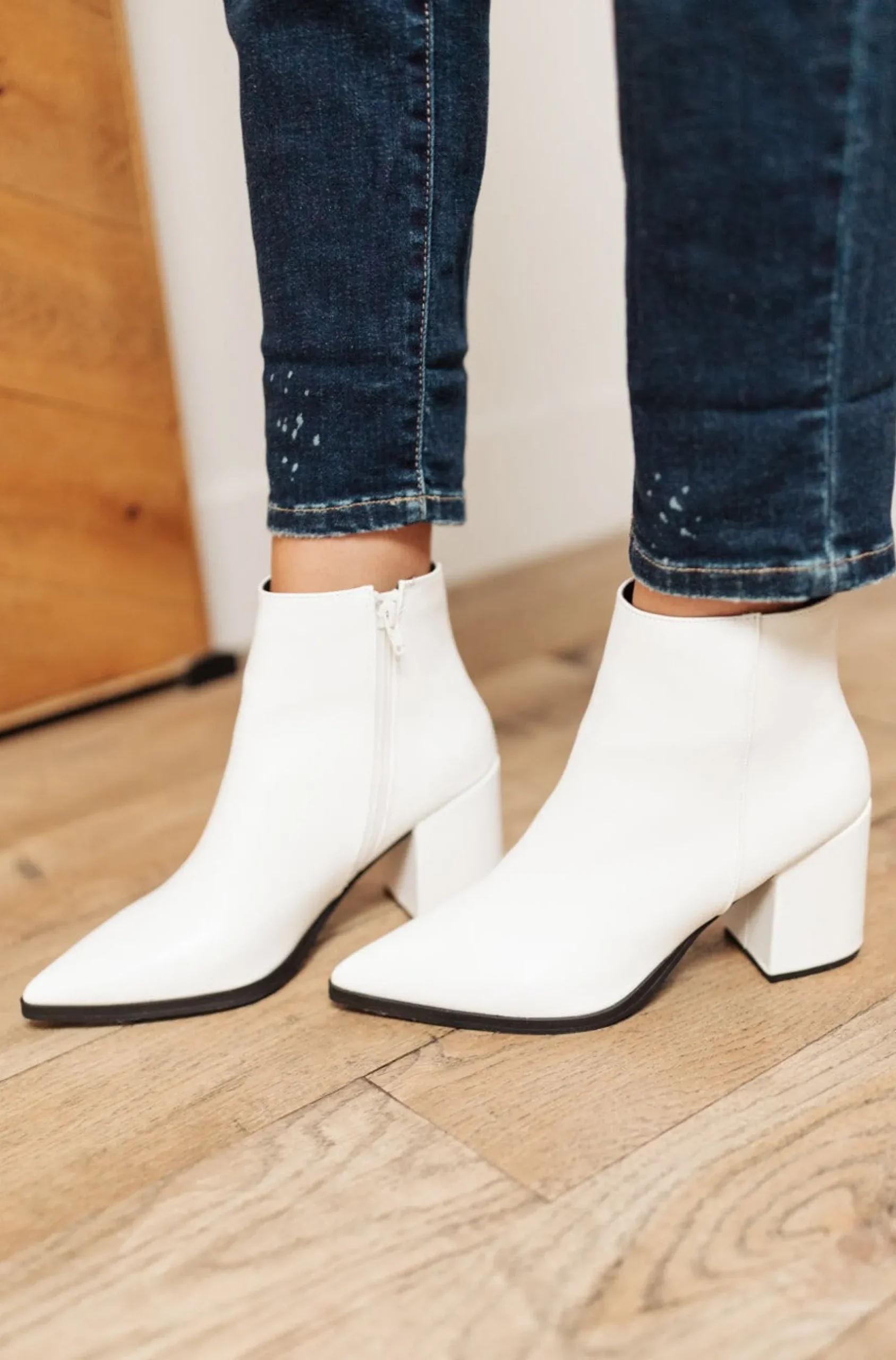 Amari Ankle Boots in White