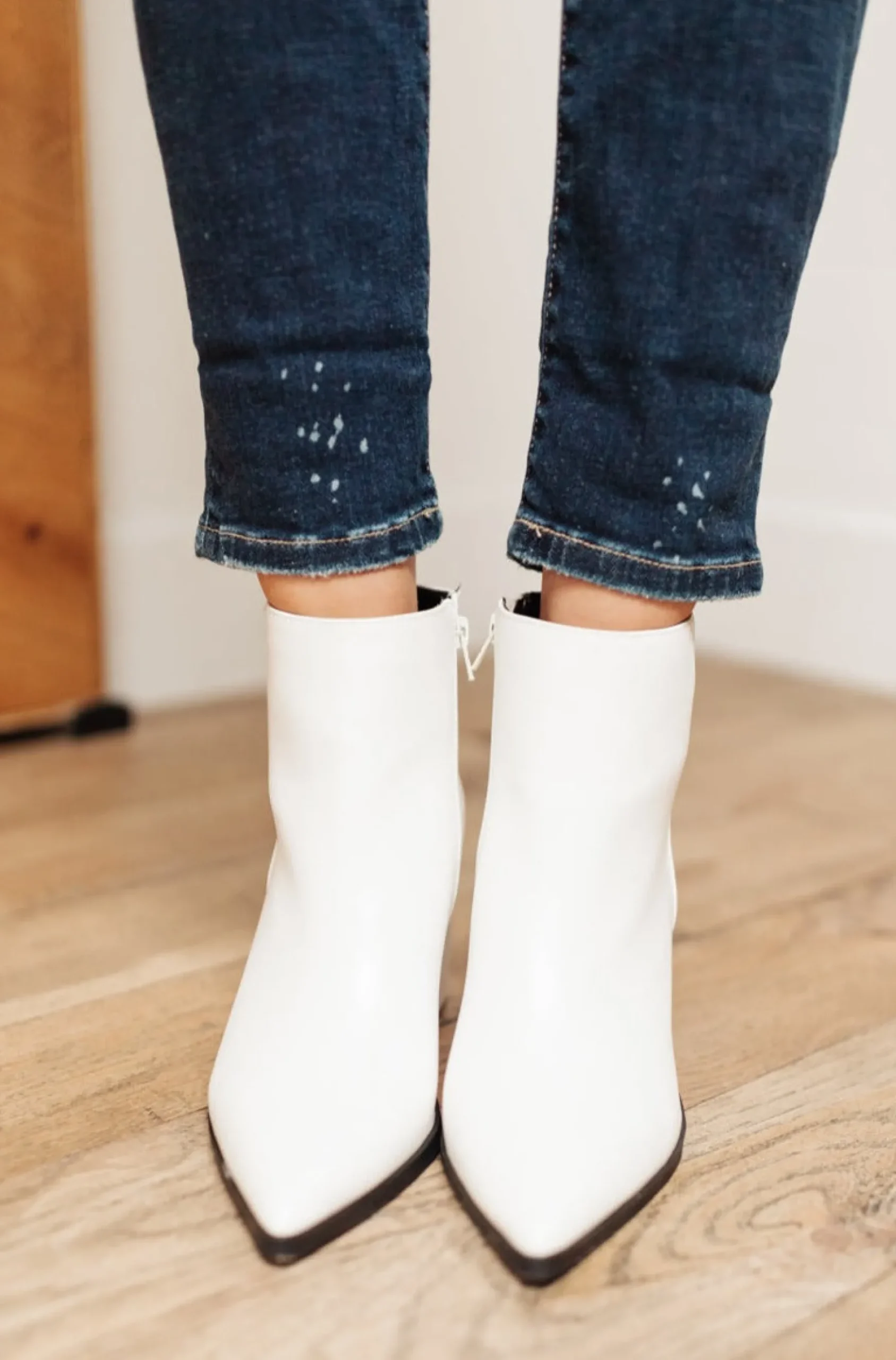 Amari Ankle Boots in White