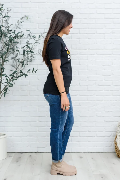 Grateful Heart Graphic T-Shirt In Black (Ships in 1-2 Weeks)