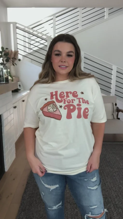 Here For The Pie Graphic T-Shirt In Cream