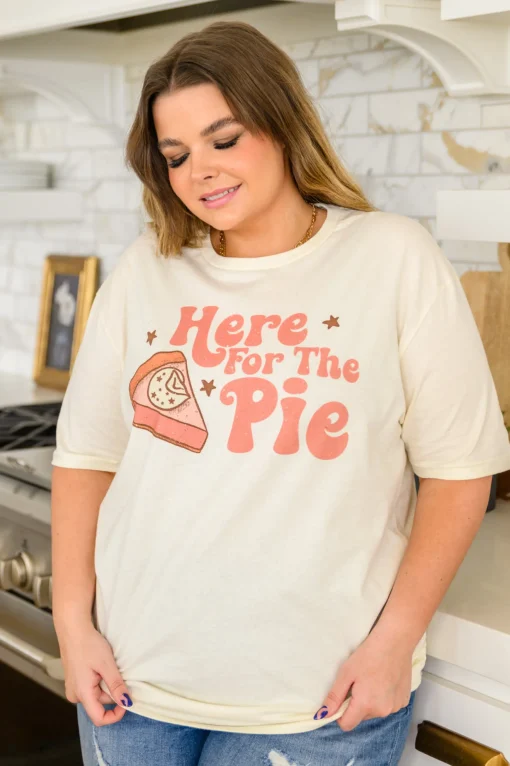 Here For The Pie Graphic T-Shirt In Cream