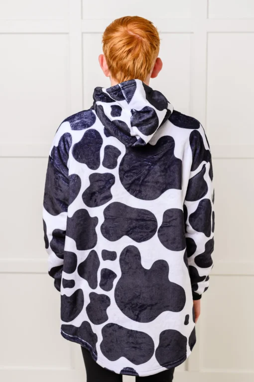 Kids Oversized Hoodie Blanket in Cow