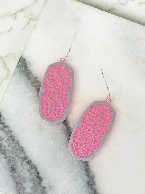 Metal Acrylic Quatrefoil Dangle Earrings - Pink