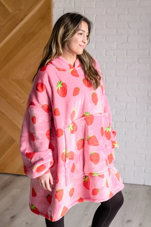 Oversized Blanket Hoodie in Strawberry